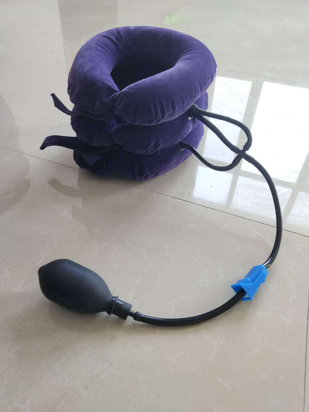 Dispositif de traction cervicale gonflable